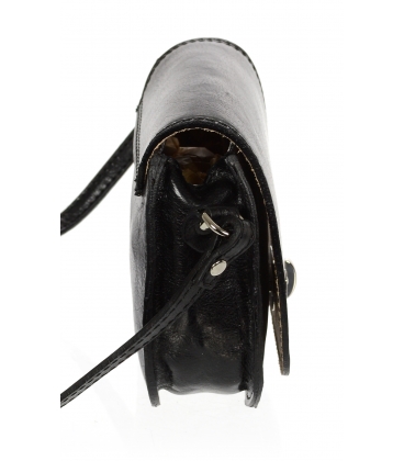 Kožená čierna crossbody kabelka so striebonými detailami KM022 OLIVIA BAG
