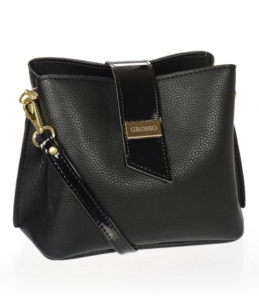 Fekete matt crossbody kézitáska arany elemekkel CS0002fekete