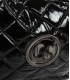 Černá větší lesklá sportovně-elegantní prošívaná kabelka Grosso 19B017blcklak