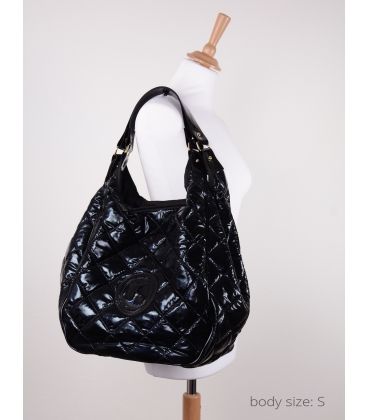Black larger glossy sporty-elegant quilted handbag Grosso 19B017blcklak