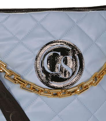 Bledě modrá textilní větší crossbody kabelka s prošíváním a zlatým řetízkem Grosso 11te56pearl