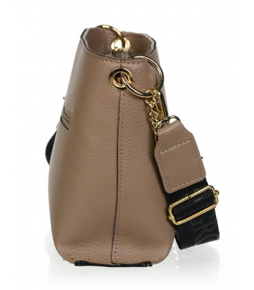 HNĚDÁ CROSSBODY KABELKA SE ZLATÝM ŘETÍZKEM A ŘEMÍNKEM C22M