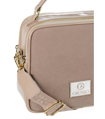 Matně lesklá hnědá crossbody kabelka
