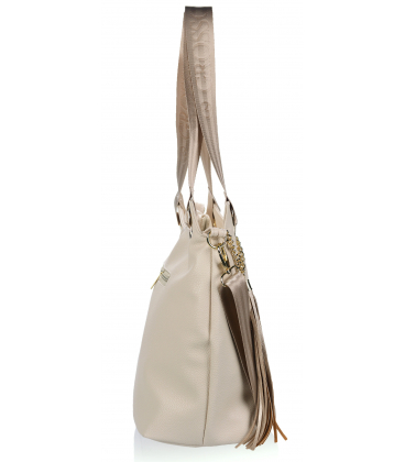 Černá elegantní kabelka s V-vzorem